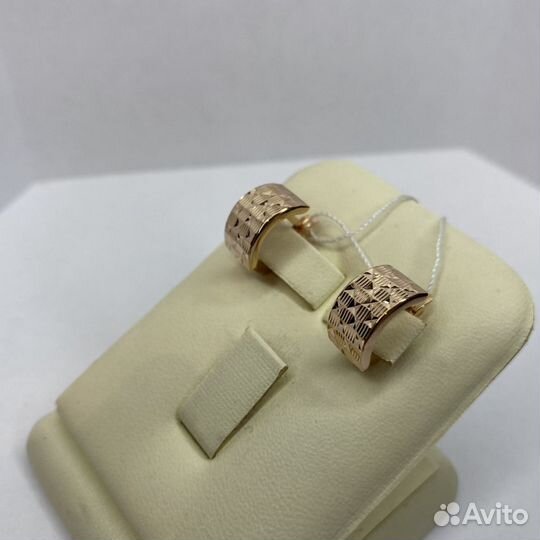 Золотые серьги 1,77 гр