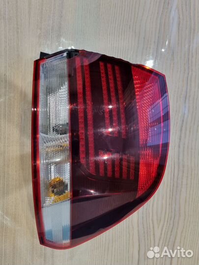 Фонарь задний правый volkswagen polo рестайлинг