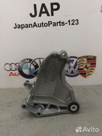 Кронштейн двигателя правый Mercedes-Benz B-180