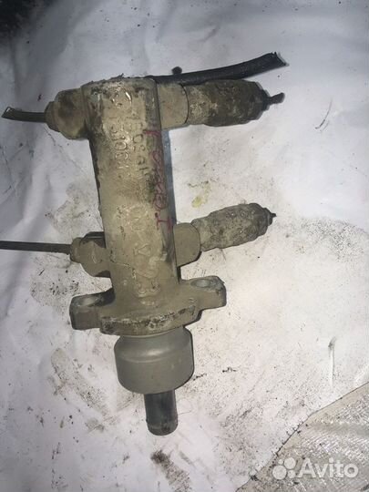 Цилиндр тормозной главный Ford Focus