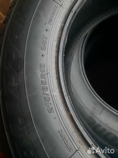 Bridgestone Blizzak Spike-02 215/65 R16 98T