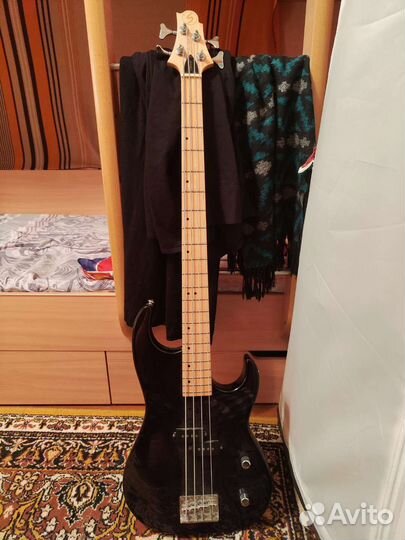 Бас гитара Corsair greg bennett design CR2/MBK