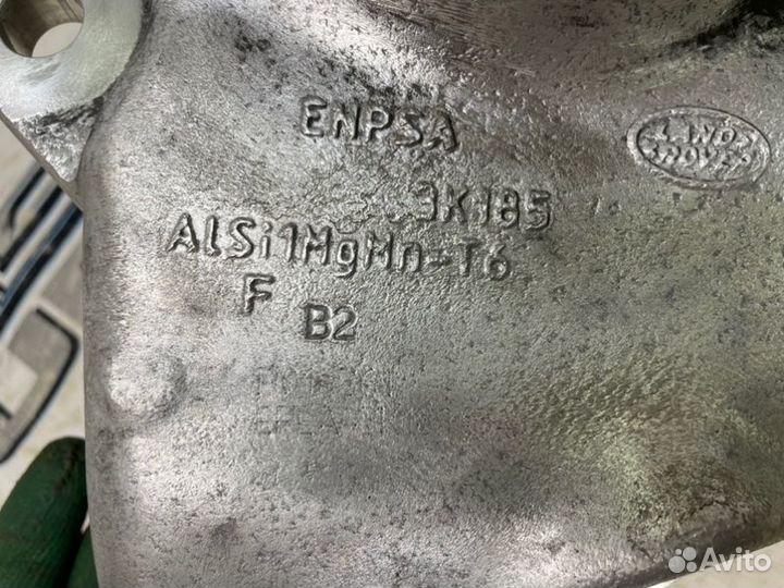 Кулак поворотный прав. перед. Land Rover Range Rov