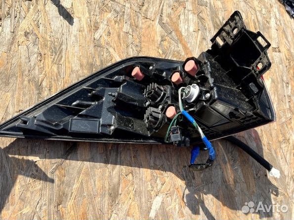 Фонарь задний правый Toyota RAV 4 2018-2023