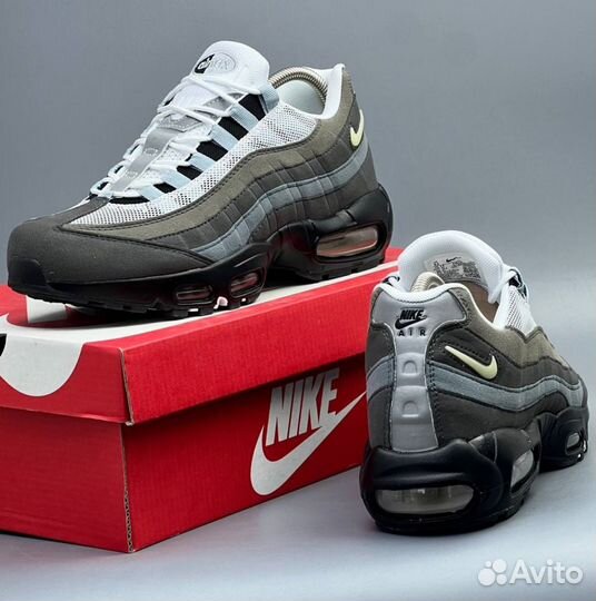 Серые кроссовки Nike Air Max 95