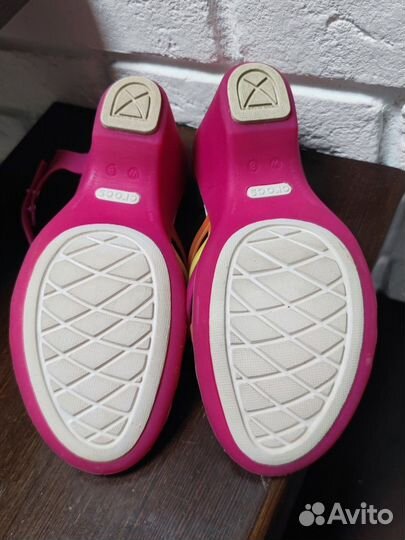 Crocs сандалии w8