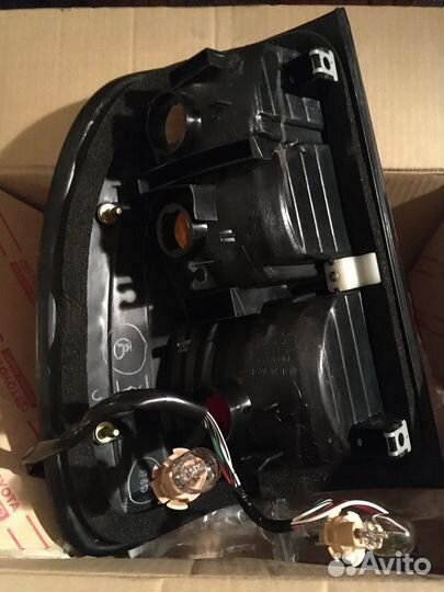 Фонарь задний правый Toyota LC 100/105