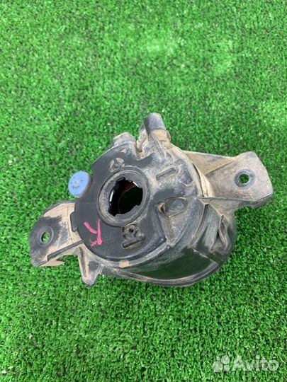 Фара противотуманная передняя правая Nissan