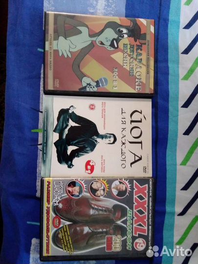 Видео диски б/у Кассеты