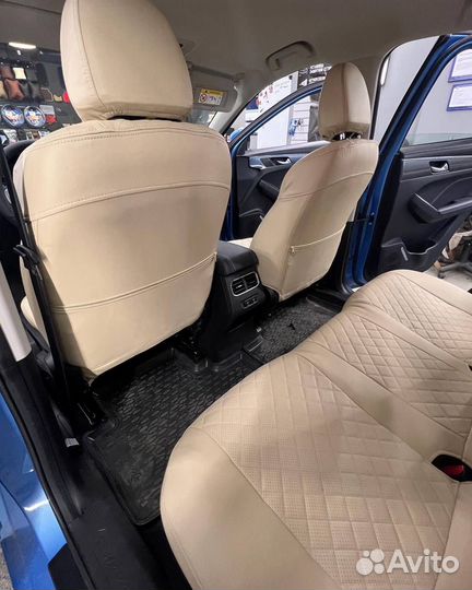 Чехлы из экокожи на Mitsubishi Outlander 3