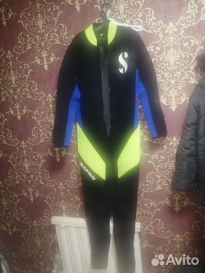 Сухой гидрокостюм