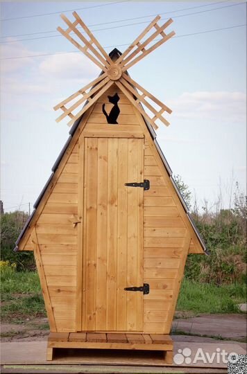 Уличный туалет деревянный