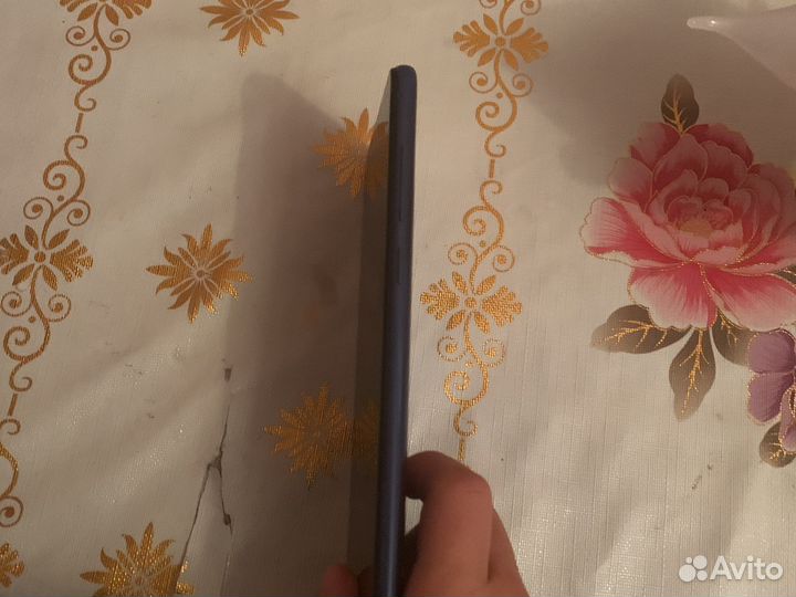 Продаю телефон редми ноте 9 немного лагает