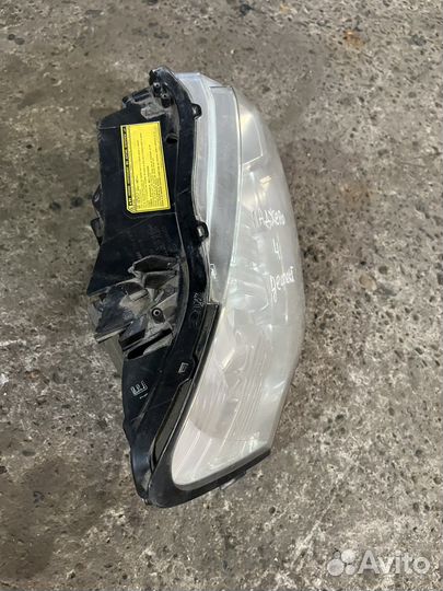 Правая фара Mitsubishi Pajero 4