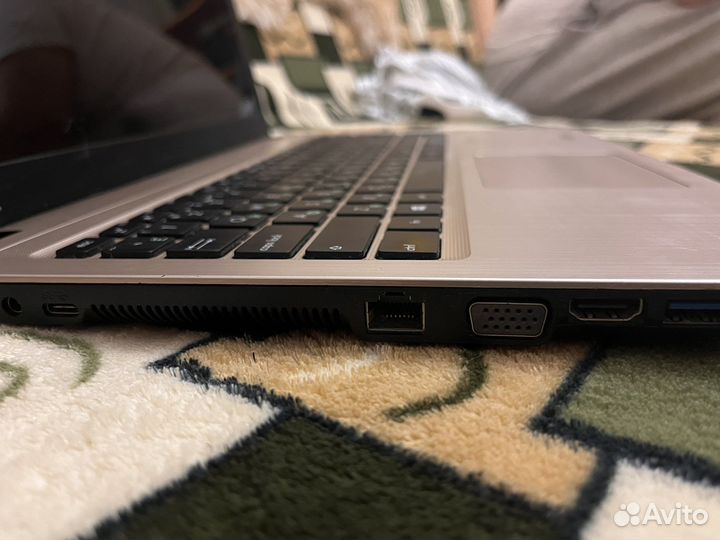 Ноутбук asus