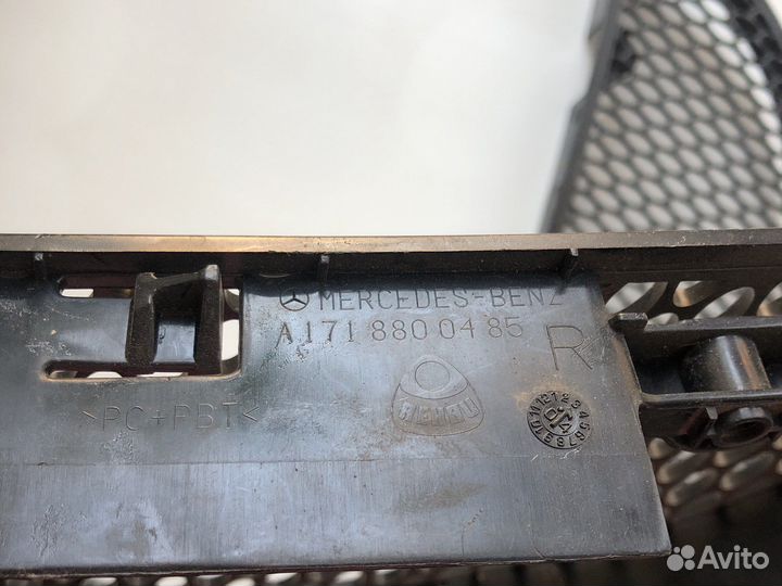 Защитная решетка капота на Мерседес Mercedes-benz