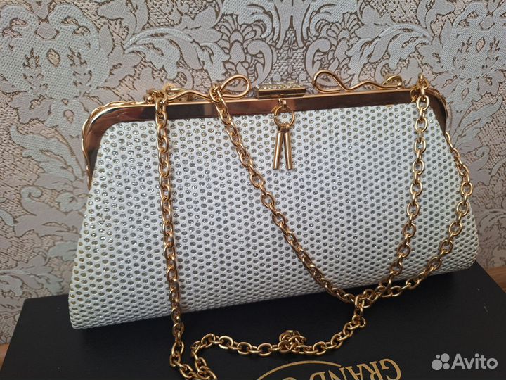 Женский кожаный клач