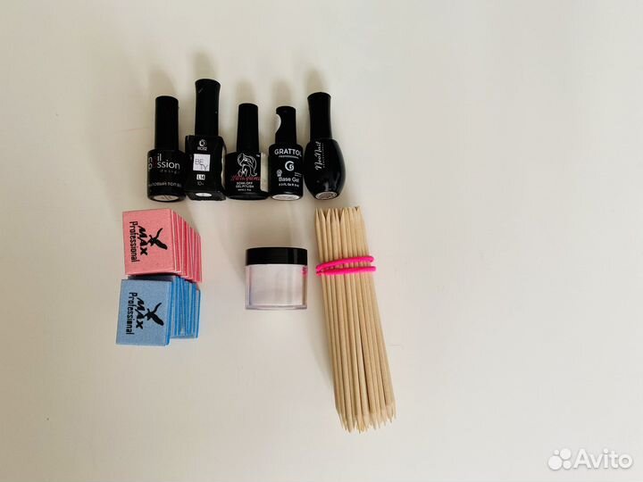 LED-лампа и комплект для маникюра