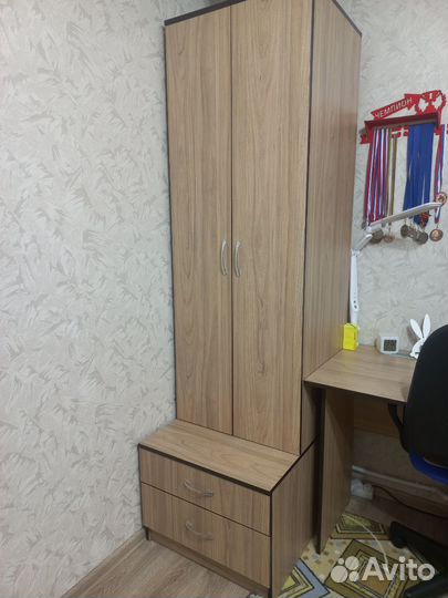 Шкаф
