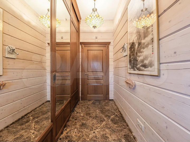 Дом 347,9 м² на участке 15,7 сот.