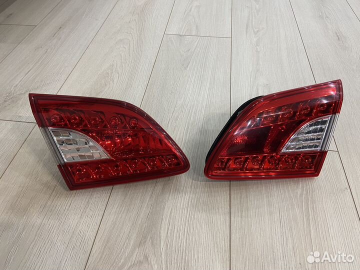 Внутренние фонари правый, левый nissan Sentra