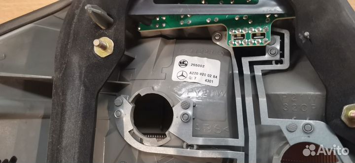 Задний правый фонарь mercedes W 220 Б/У