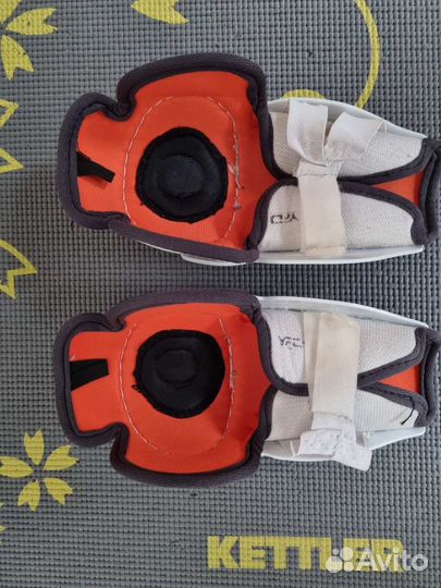 Хоккейные наколенники