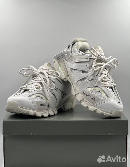 Balenciaga track