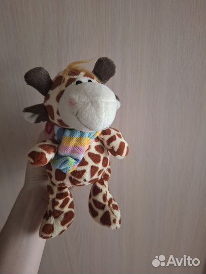 Мягкие игрушки и подушка