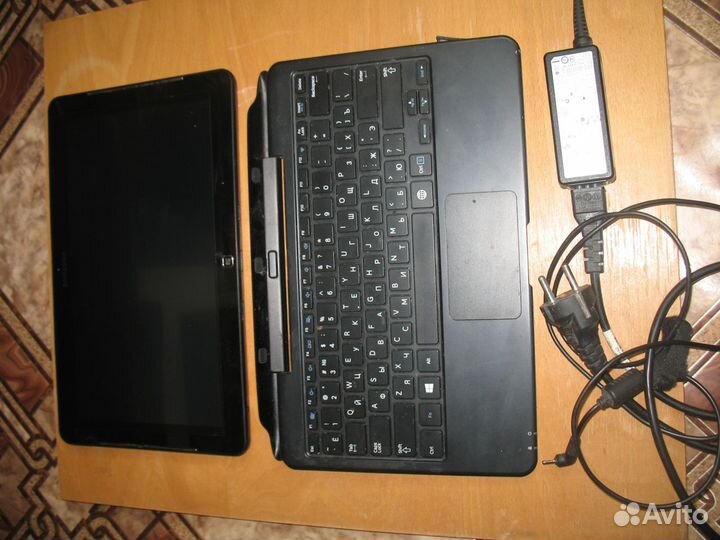 Ноутбук-планшет Samsung XE700T1C