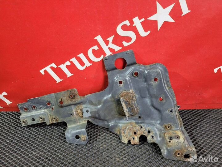 Кронштейн фары правой Volvo FH