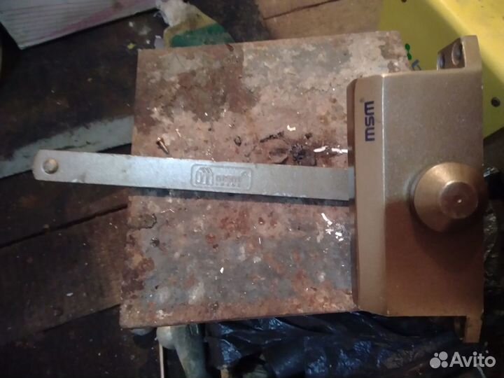 Доводчик дверной