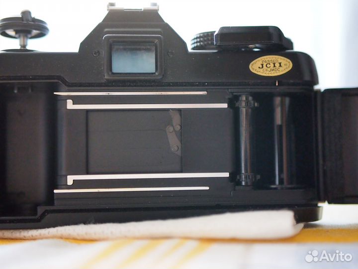 Пленочный зеркальный фотоаппарат Yashica