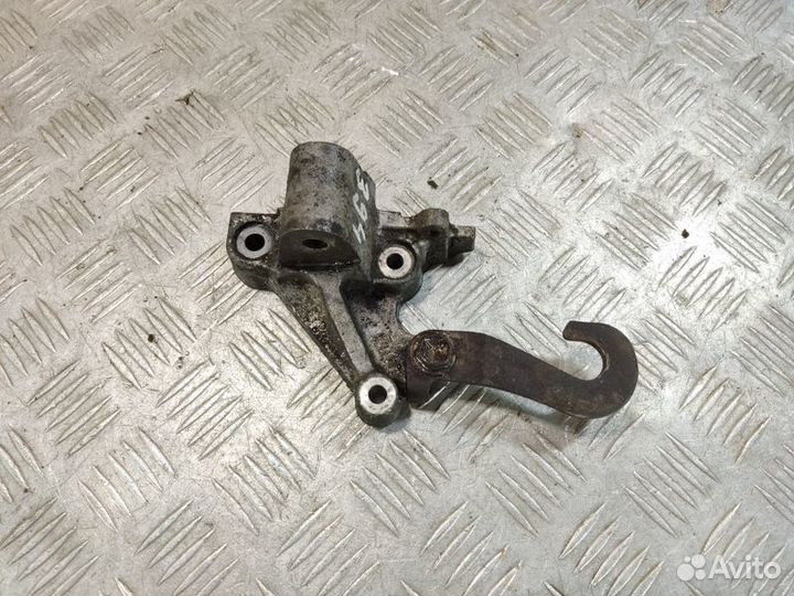 Кронштейн генератора Toyota Corolla e10