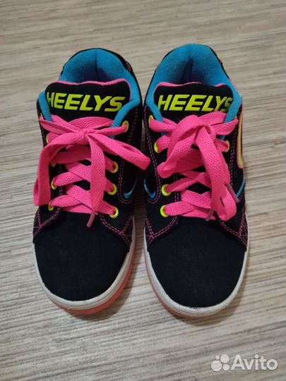 Кроссовки helly