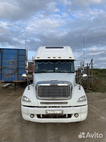 Freightliner Columbia, 2002