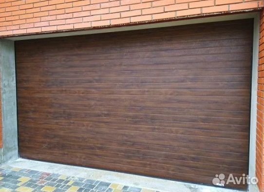 Секционные ворота