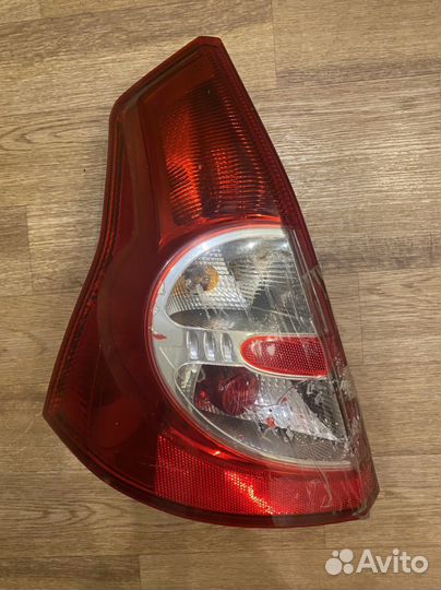 Левая фара Renault Sandero