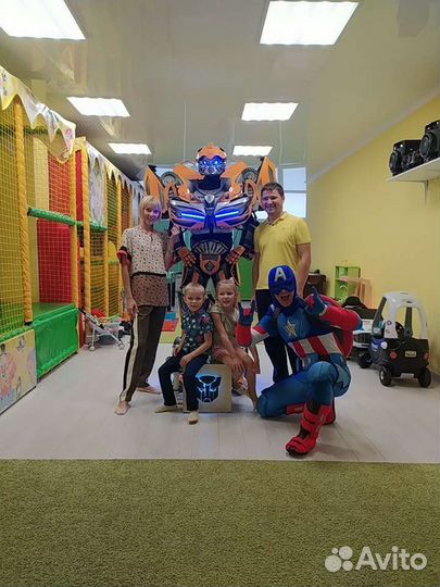 Аниматор Трансформеры Бамблби и Оптимус