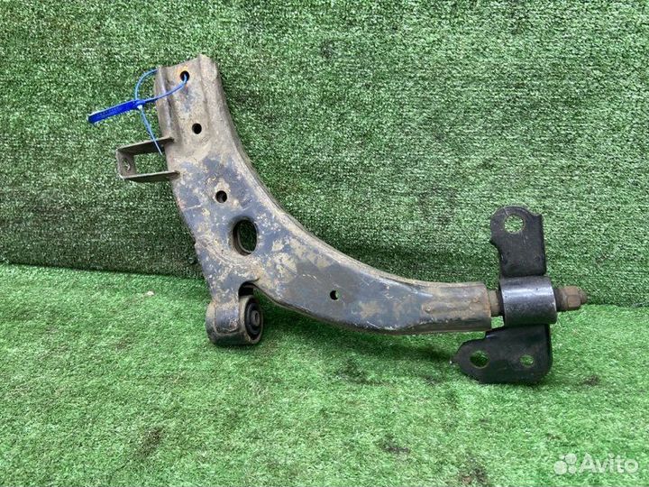 Рычаг нижний передний правый Kia Shuma