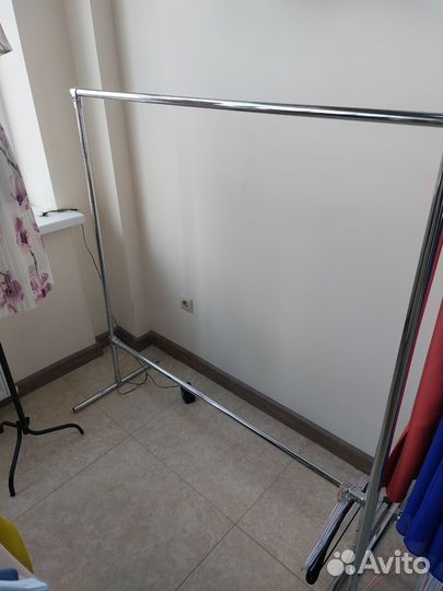 Стойка для одежды