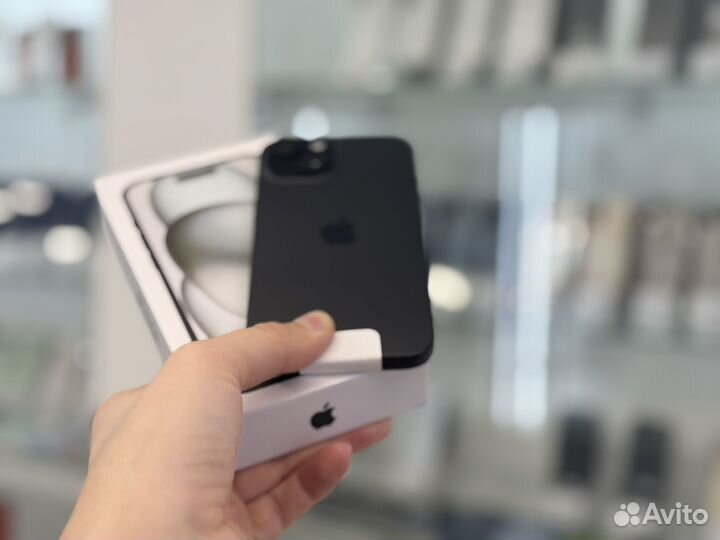 iPhone 15, 256 ГБ