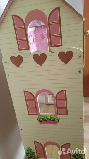 Кукольный домик с мебелью