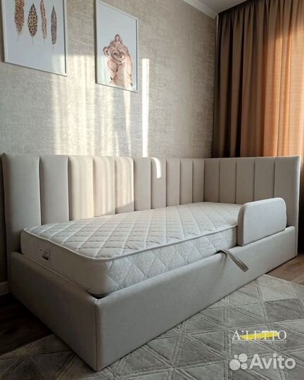 Детская кровать с мягкими бортиками