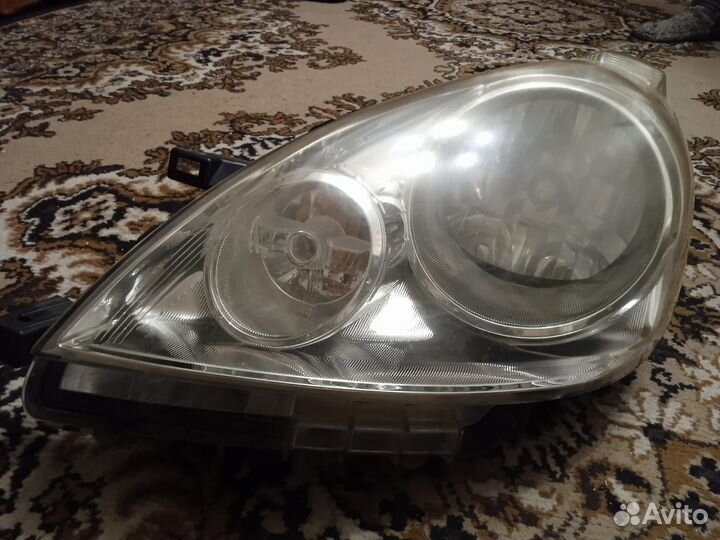 Фара ниссан ноут