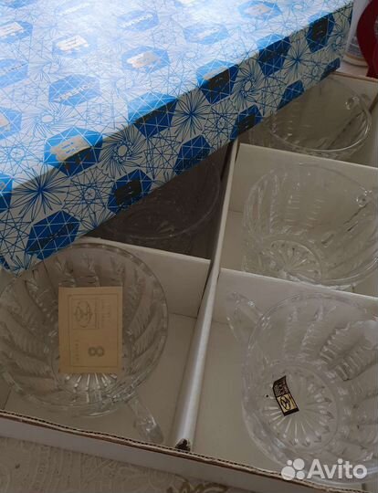 Хрустальные бокалы, чашки