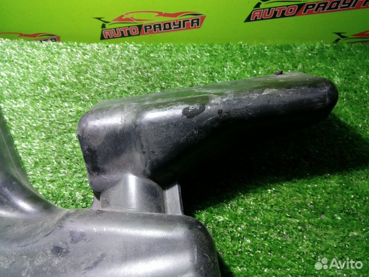 Воздухозаборник nissan E51,ME51 elgrand VQ25-DE