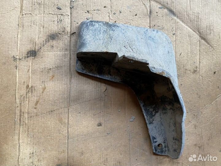 Брызговик передний левый Daewoo Nexia 1995-2016