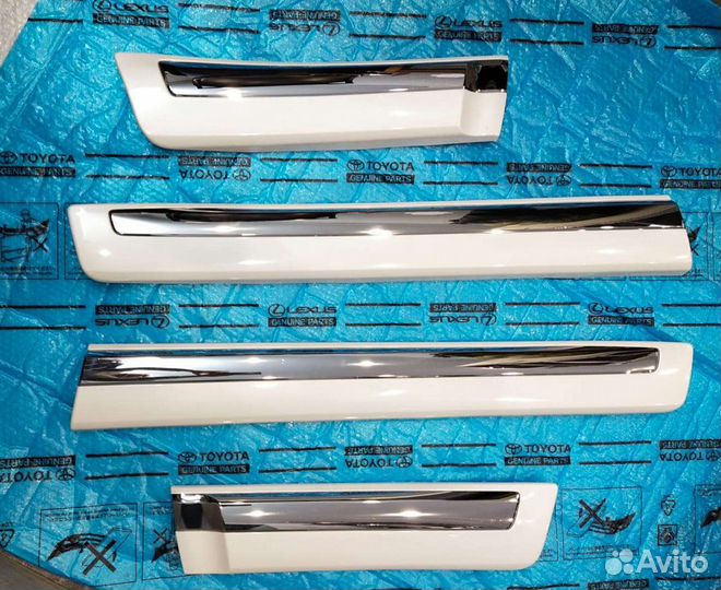 Молдинги дверей Ленд Крузер 200 белый перламутр
