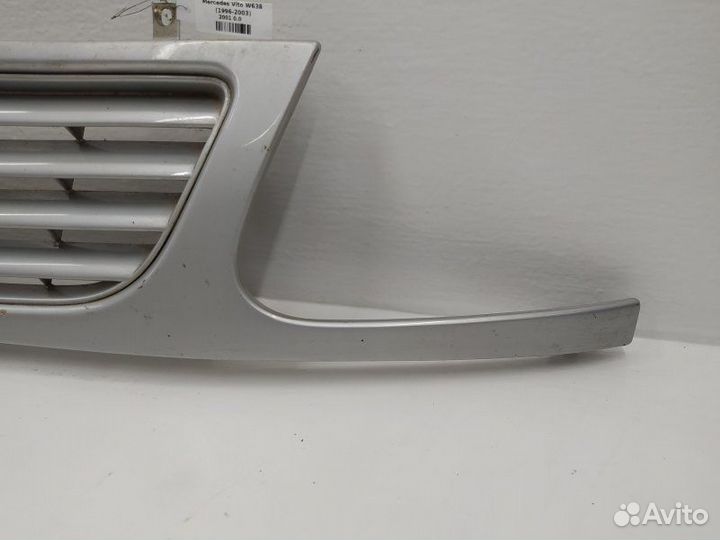 Б/У Решетка радиатора Царапины, не значительный